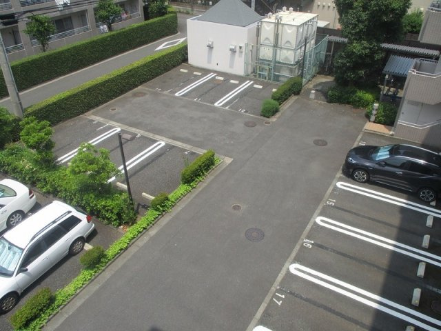 さいたま市桜区中島１丁目の賃貸マンションの駐車場
