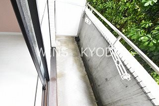 世田谷区砧８丁目の賃貸マンションのバルコニー