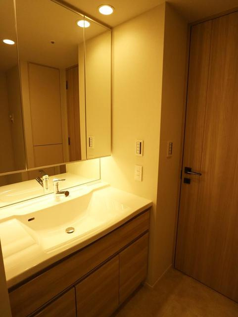 ＴＨＥ　ＣＯＵＲＴ　神宮外苑の洗面所|※写真は同タイプ住戸です。