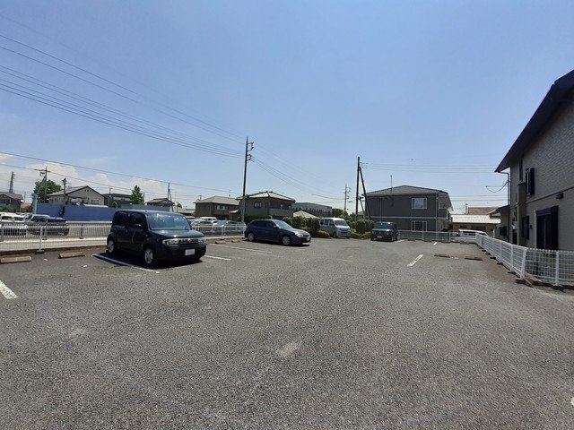 ピーノ　カルティエの駐車場
