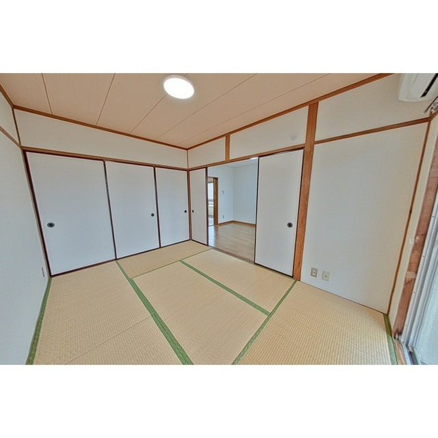 岐阜市六条北２丁目のアパートの収納
