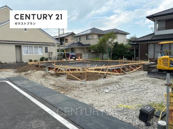 前橋岩神第6 1号棟の前面道路含む現地写真