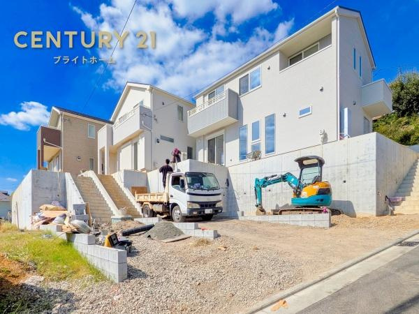 横浜市港南区笹下２丁目の新築一戸建の前面道路含む現地写真|陽当りの良さが伝わります。
是非一度、現地へ起こしください。

