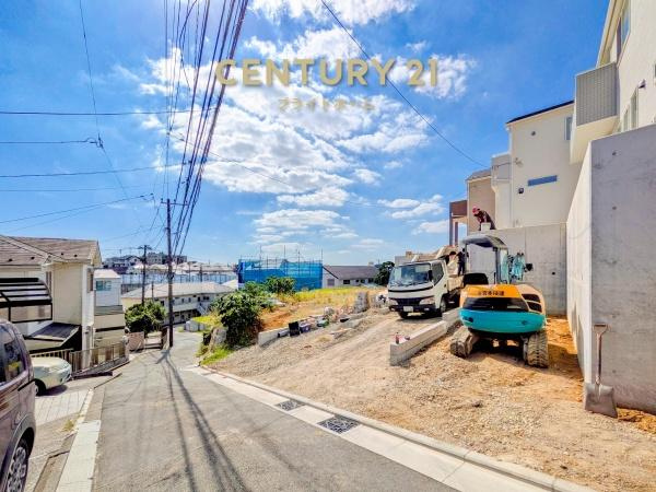 横浜市港南区笹下２丁目の新築一戸建の前面道路含む現地写真|閑静な住宅街につき住環境良好です♪
お気軽にお問い合わせください。