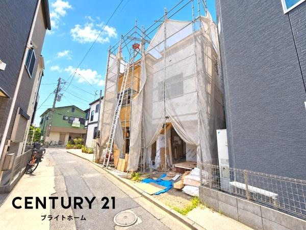 川崎市幸区紺屋町の新築一戸建の前面道路含む現地写真|周辺は落ち着いた街並みになります。
子育てにはぴったりの住環境♪