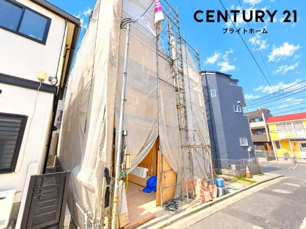 川崎市幸区紺屋町の新築一戸建の前面道路含む現地写真|周辺は落ち着いた街並みになります。
子育てにはぴったりの住環境♪
