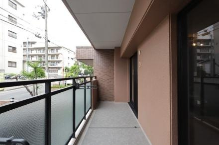 ステイツ香里ヶ丘　中古 マンションのバルコニー