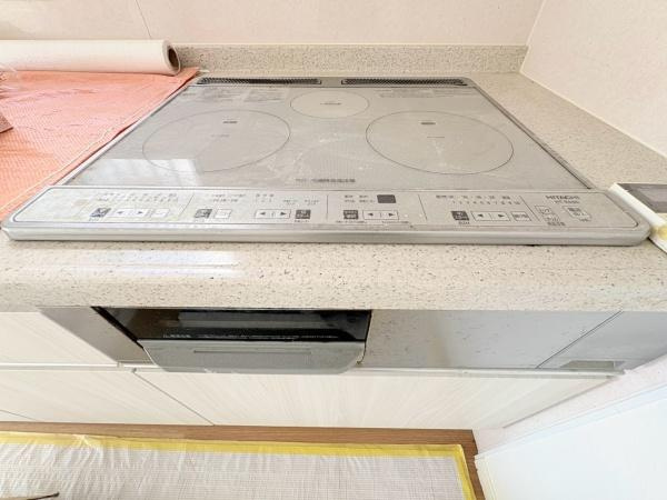 横浜市緑区青砥町の中古一戸建のキッチン|IH仕様となりお手入れがスムーズにできます♪