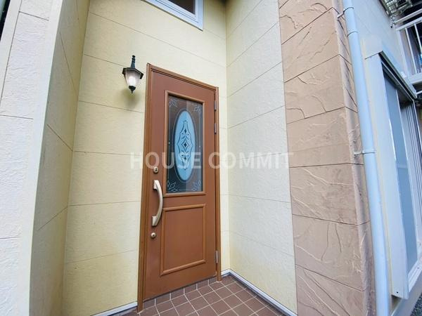 八街市雁丸の中古一戸建の玄関