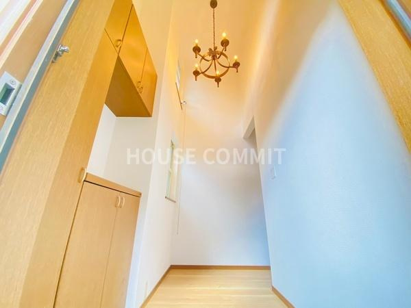 八街市雁丸の中古一戸建の玄関