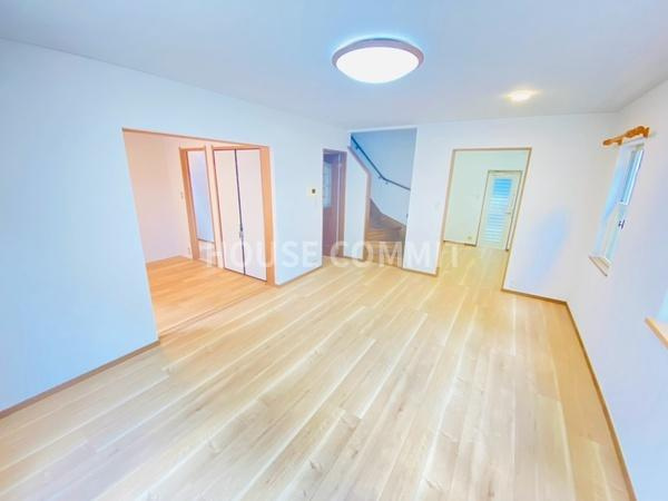 八街市雁丸の中古一戸建の居間・リビング
