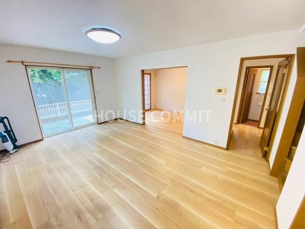 八街市雁丸の中古一戸建の居間・リビング