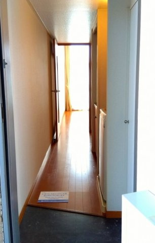 レオパレスＲＡＦＦＩＮＥの玄関