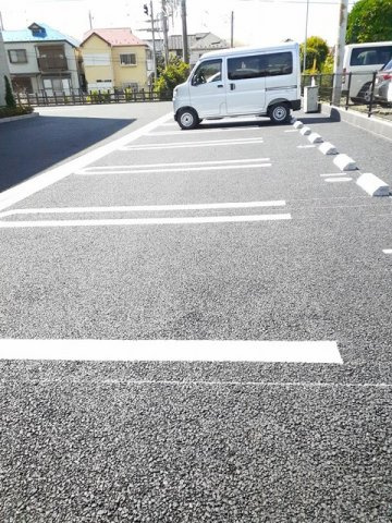 ヒルサイドⅢの駐車場