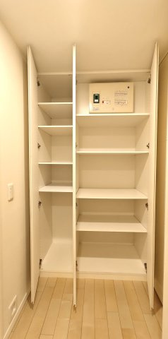ステーションガーデンタワーの玄関|シューズボックス