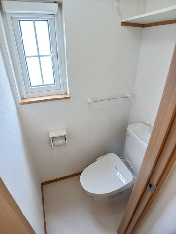 エスポワール・メゾンＢのトイレ|落ち着いた色調のトイレです