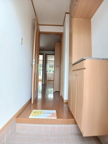 エスポワール・メゾンＢの玄関|明るい玄関です