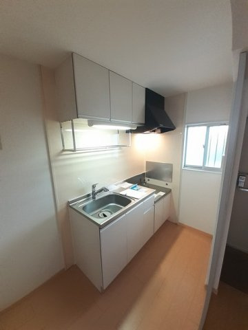 ベルフラワーハイツのキッチン|キッチンでお料理をお楽しみください
