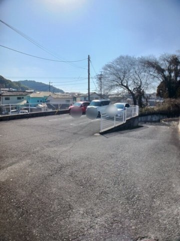 ヒルズハウスの駐車場|カースペースがあります