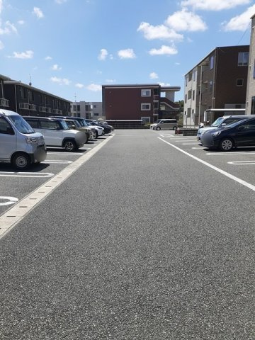 レインボーパークＡの駐車場|カースペースがあります