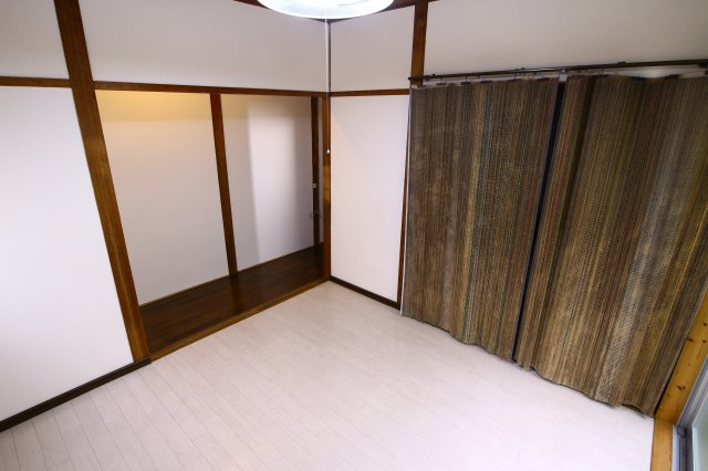 千代が丘2丁目戸建の居間・リビング
