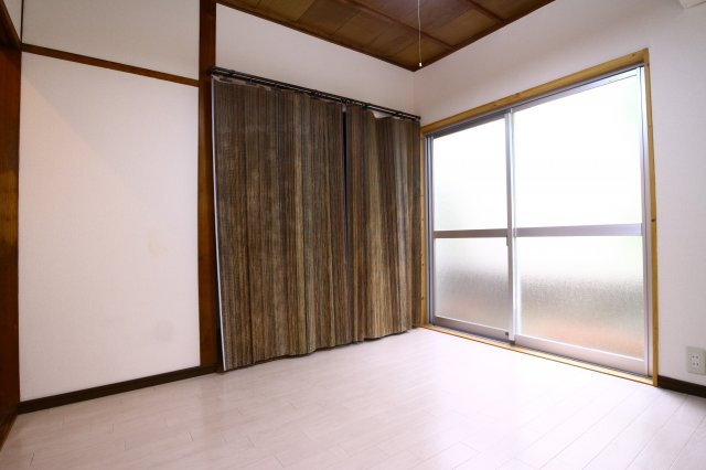 千代が丘2丁目戸建の居間・リビング