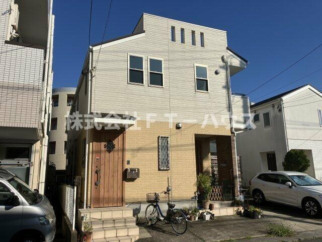 欠真間二丁目テラスハウスの外観