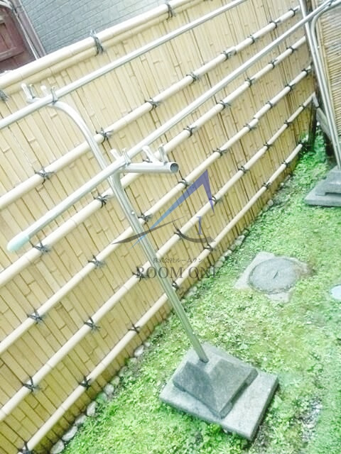 岩田邸のバルコニー|専用庭です。