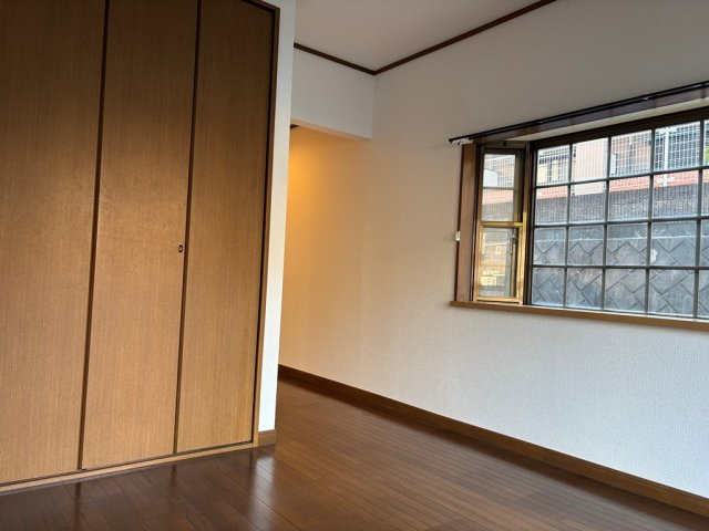 １０２号室は出窓はありません♪