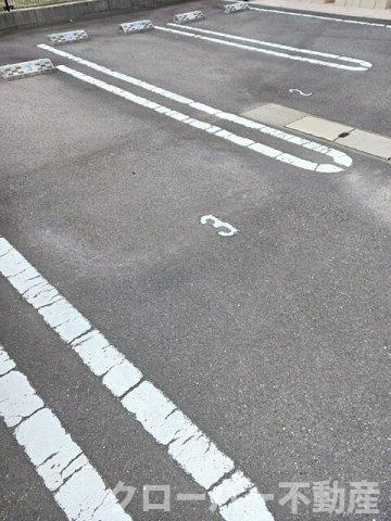 アーバン　スクエアの駐車場
