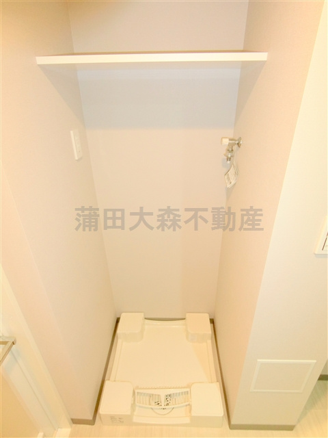 HY´s brillerハイズブリエ大森北の設備|棚付きの室内洗濯機置場