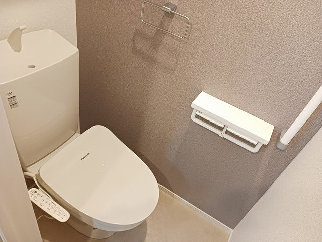 クレストのトイレ|ゆったりとした空間のトイレです