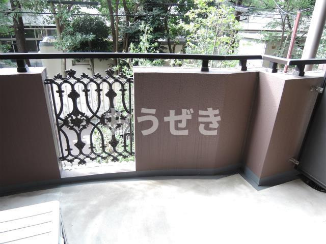 エクセル東神奈川のバルコニー
