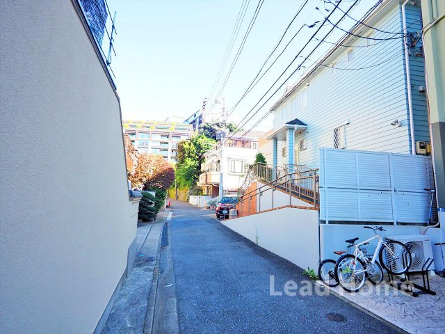 【その他】 | 日向坂ハウス | 前面道路