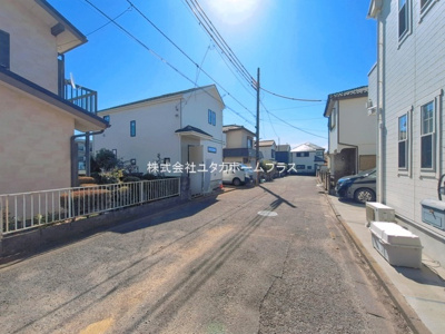 【前面道路含む現地写真】 | 武蔵村山市大南2丁目　新築戸建　【全1棟】　
