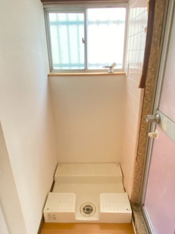 河内長野市上原町・中古戸建のランドリースペース