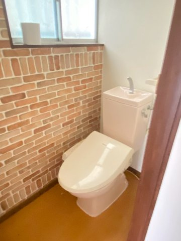 河内長野市上原町・中古戸建のトイレ