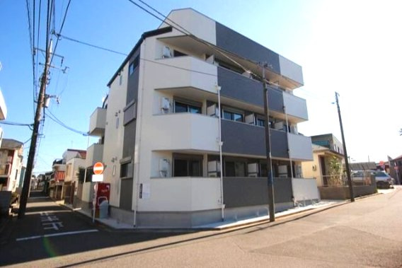 千葉市中央区松波４丁目のアパートの外観