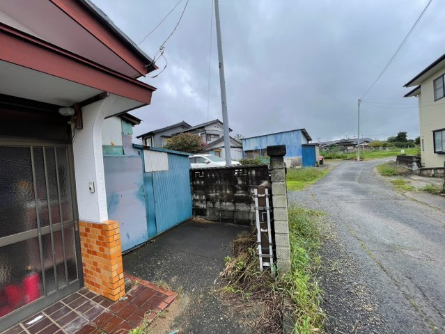 高萩市大字島名　和室　5DKの前面道路含む現地写真|前面道路含む現地写真です
