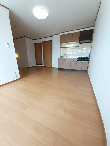 【居間・リビング】 | クレストール西青 | ゆったり過ごせるリビングです