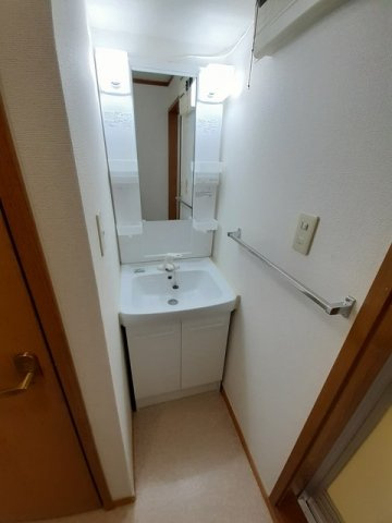 【洗面所】 | クレストール西青 | スペースが確保できる洗面所です