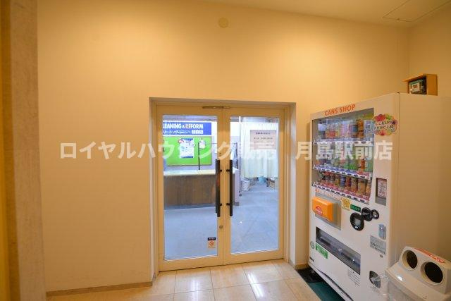 ☆1階にはクリーニング屋さんが入っております☆