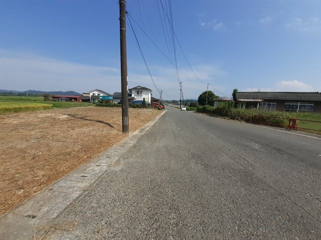 下益城郡美里町中郡の売地の前面道路含む現地写真|東側道路