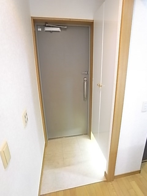 ワコーレ新神戸カデンツァの玄関