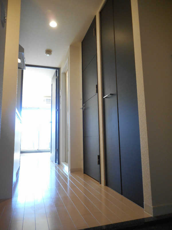 プレサンス神戸裁判所前デリシアの玄関