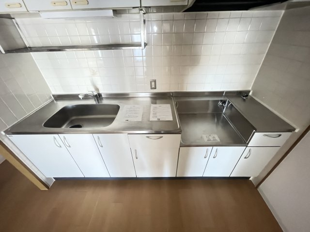 ルネシティ新在家南町１号棟のキッチン