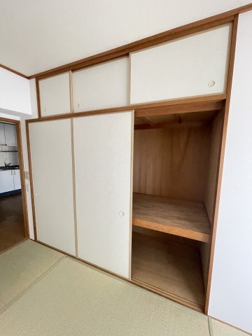 ルネシティ新在家南町１号棟の収納