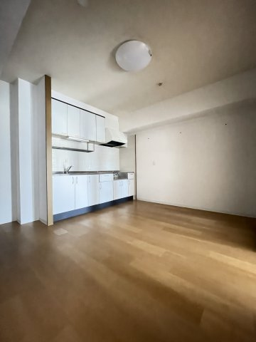 ルネシティ新在家南町１号棟の居間・リビング