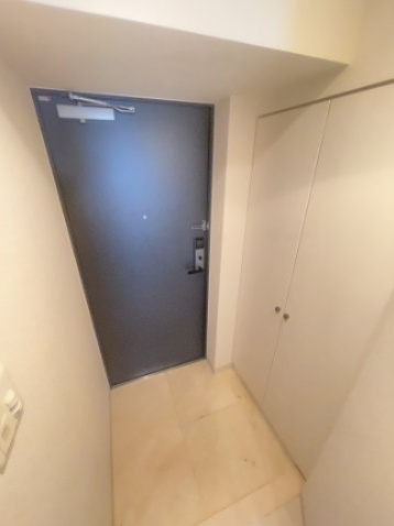 エスリード江戸堀の玄関
