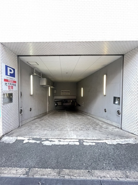 フドウ赤坂の駐車場
